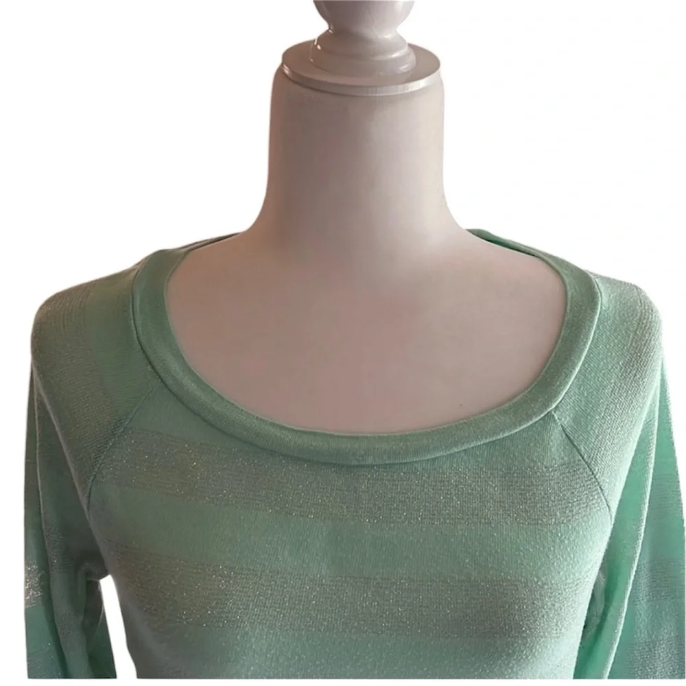 Mossimo Supply High/Low Metallic Striped Top Junior's Size M - Picture 6 of 11